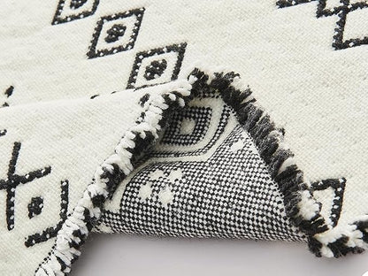 Douceur Boho Bath mat for Bathroom Floor Non Slip, Acrylic Blend Cute Bath Rugs with Tassels, Beige and White Tribal Ethnic Pattern Farmhouse Bathroom Rugs, 20" x 32"