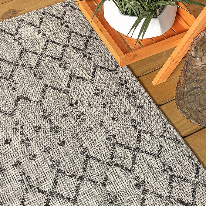 JONATHAN Y SMB108E-6R Ourika Moroccan Geometric Textured Weave Indoor/Outdoor Area Rug, Bohemian, Scandinavian for Bedroom, Kitchen, Living Room, Easy-Cleaning, Light Gray/Black, 6' Round