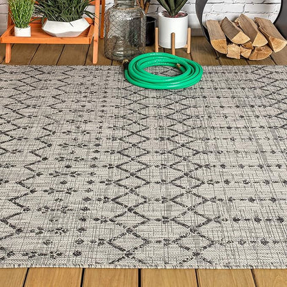 JONATHAN Y Moroccan Geometric Indoor Outdoor Area Rug 3X5 Light Gray/Black, Ourika Textured Weave for Backyard, Patio, Porch, Easy-Cleaning, High Traffic, Pet-Friendly, Non-Shedding (SMB108E-3)