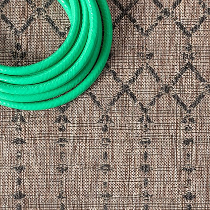 JONATHAN Y SMB108D-9R Ourika Moroccan Geometric Textured Weave Indoor/Outdoor Area Rug, Bohemian, Scandinavian for Bedroom, Kitchen, Living Room, Easy-Cleaning, Natural/Black, 9' Round